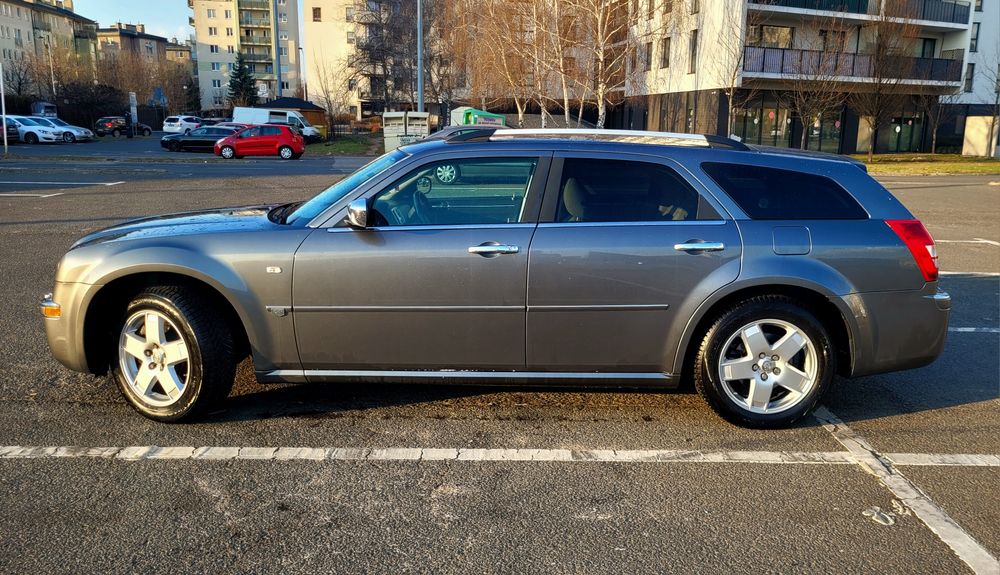Chrysler 300c AWD kombi 3.5 v6 LPG