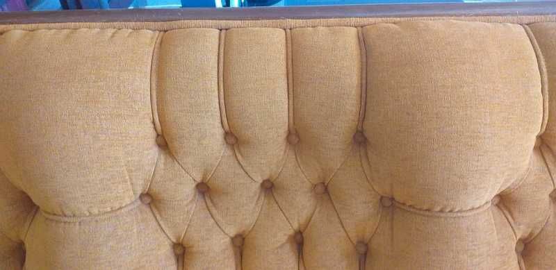 Sofá completamente novo.