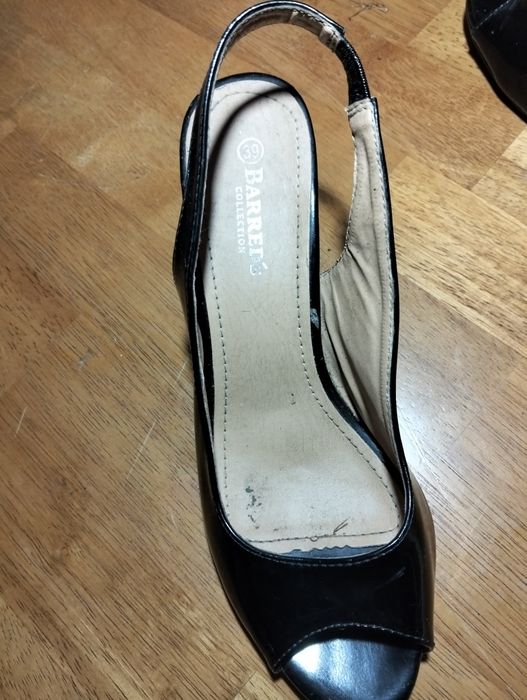 Sandálias Slingback Peep-Toe Barred's Collection – Preto Verniz
