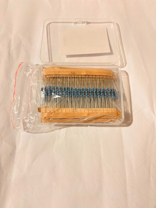 Набір резисторів 600 штук в боксі