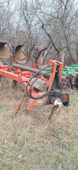 Плуг оборотний krone