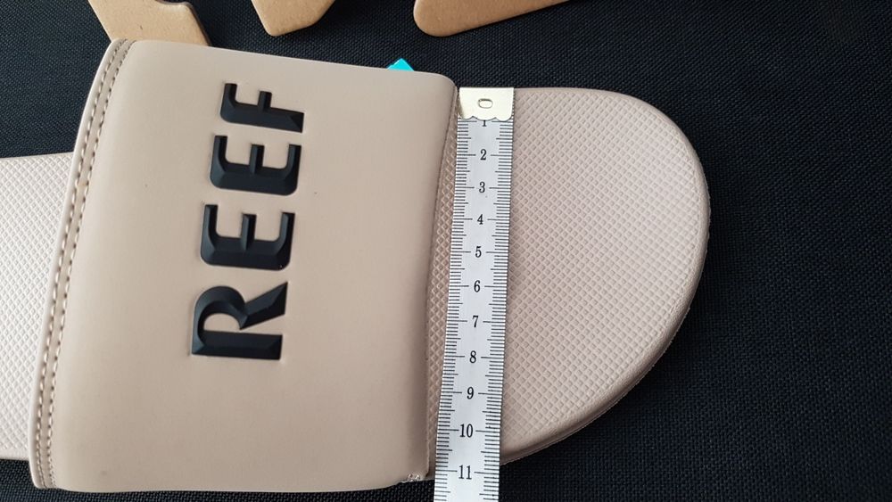 Очень легкие и мягкие шлёпанцы REEF 44,45,46р оригинал.