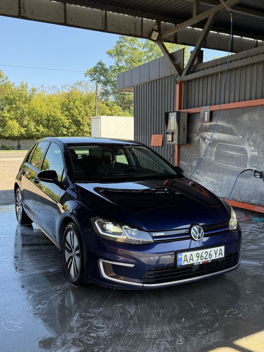 Продам E-Golf 36 кВт заряжена комплектація