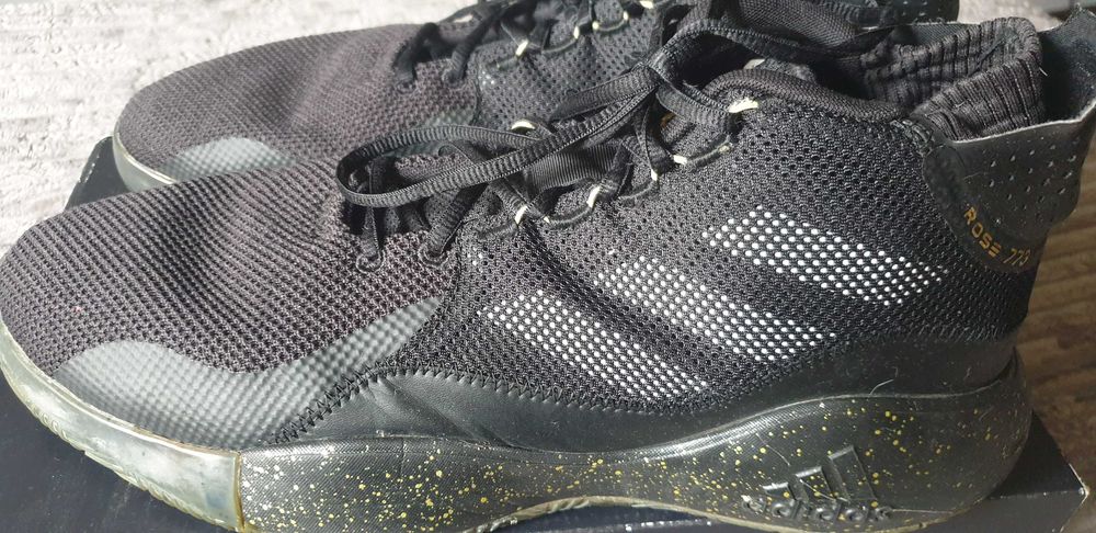 Кросівки Adidas великого розміру