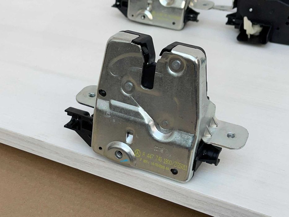 Стеклоочиститель дворник салон Мерседес V-класс Вито Vito Viano W447