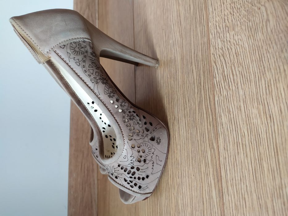 Buty sandały czułenka odkryte palce Lewski r 38