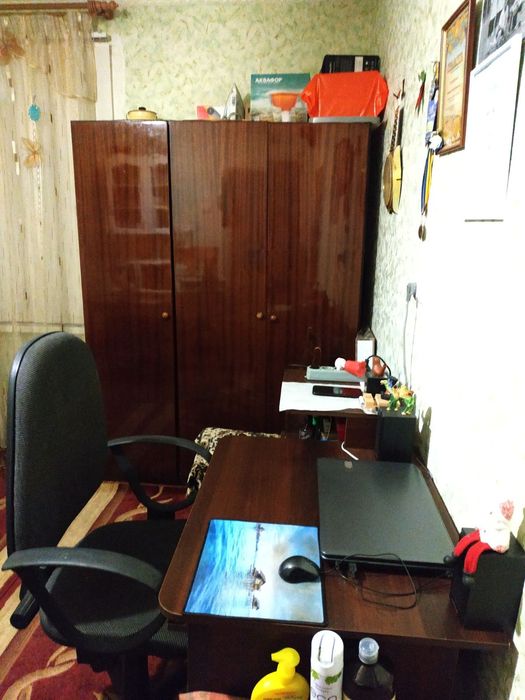 Продам кімнату (в минулому сімейний гуртожиток).