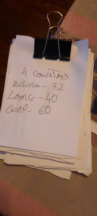 Cómoda de 4 gavetas