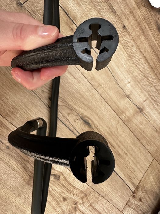 Автомобільна вішалка-тримач для одягу