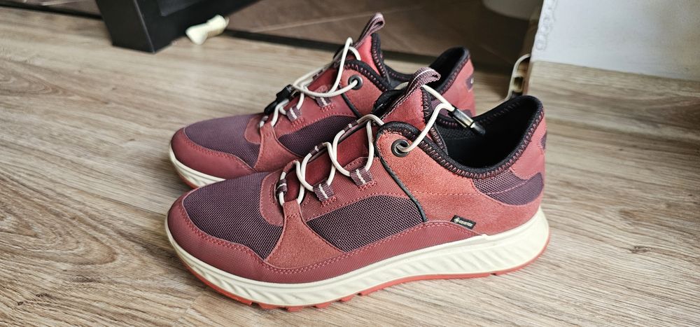 Ecco buty damskie rozmiar 38 wkładka 25cm stan bardzo dobry