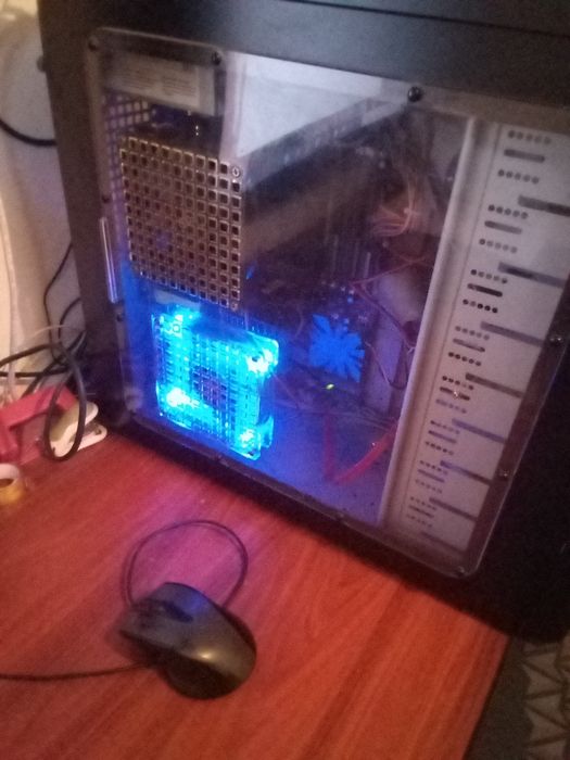 Torre de PC " ASUS" i3 de CPU