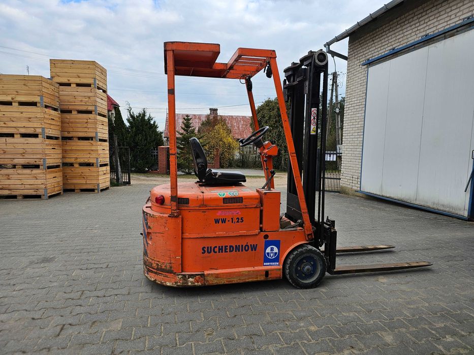 Wózek widlowy elektryczny suchedniów
