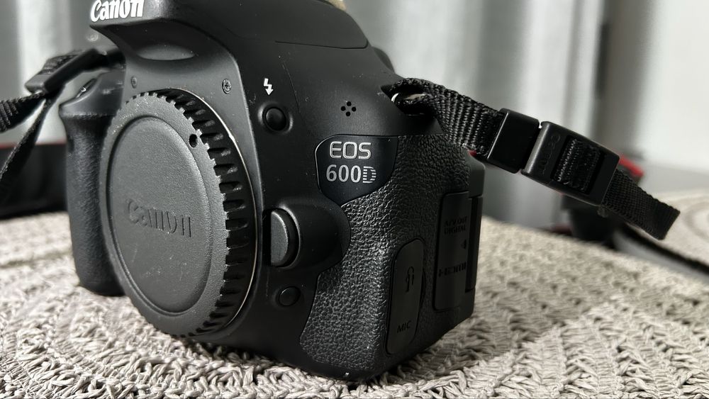 Câmera Canon EOS 600D