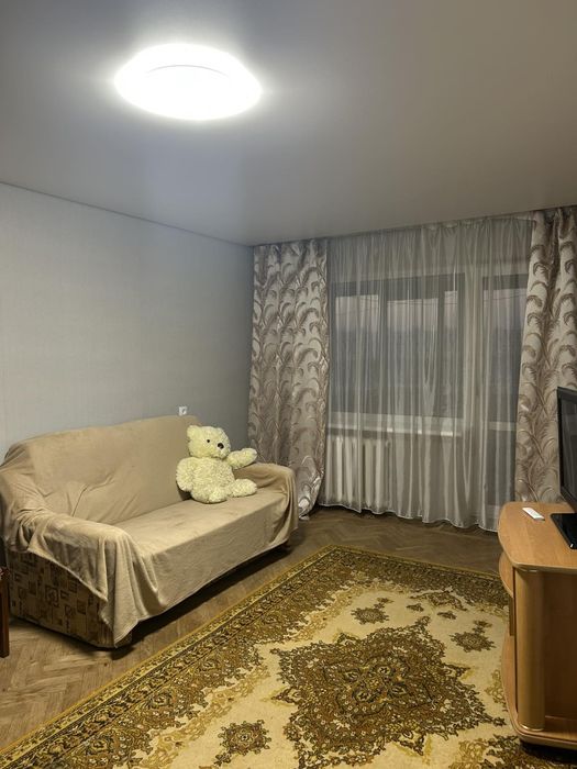 Довгострокова оренда 1-о кімн., Байрона 165А