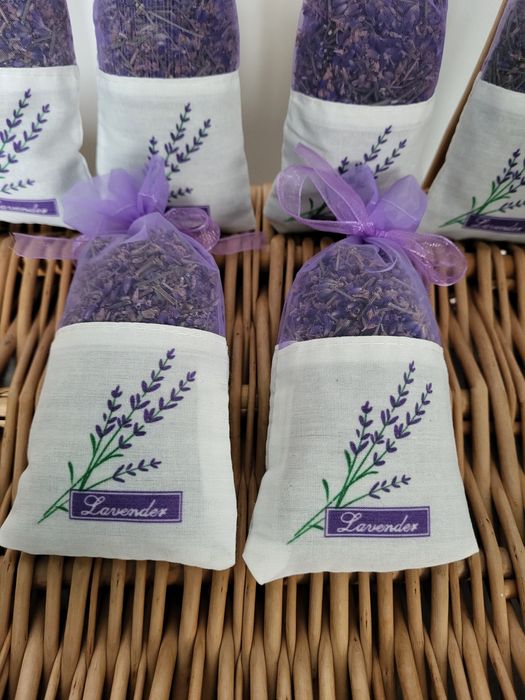 Intensywny zapach susz lawendy w woreczku