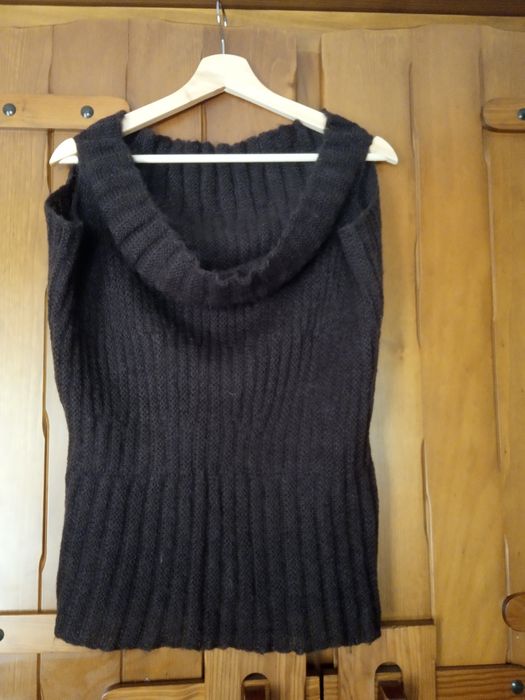 Camisola castanha sem mangas