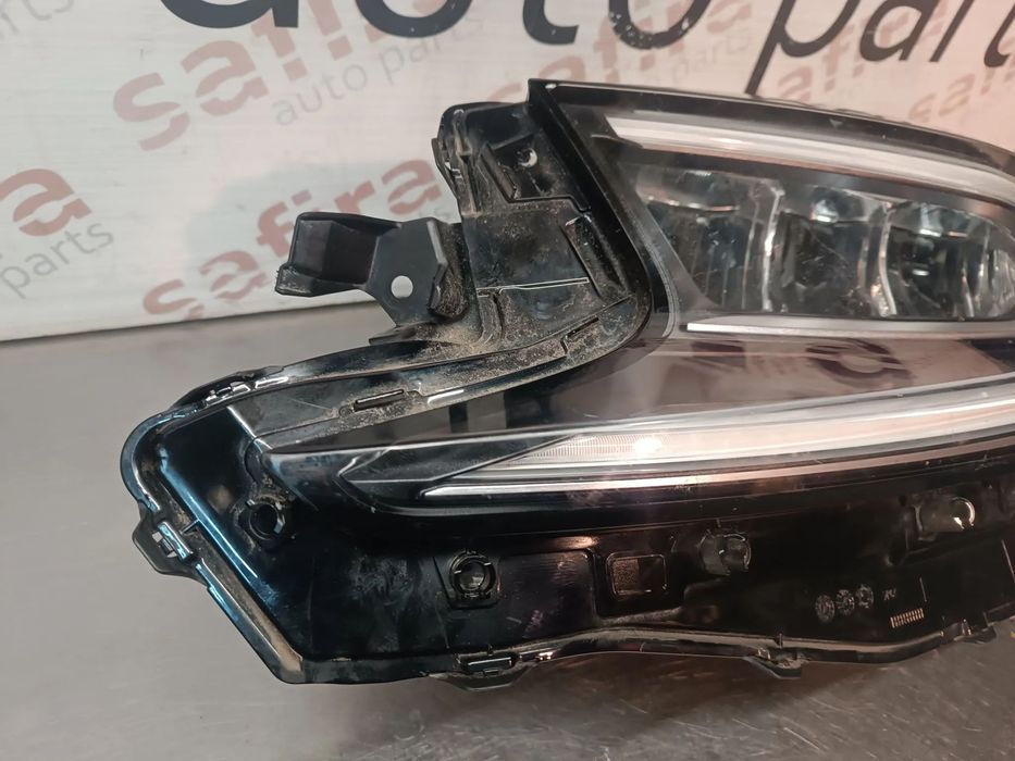 ÓTICA / FAROL TOYOTA AYGO X 2022-2025 - ESQUERDO 02A29318 (APOIOS