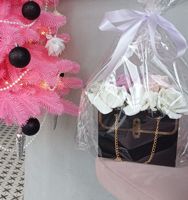 Букети з мильних троянд