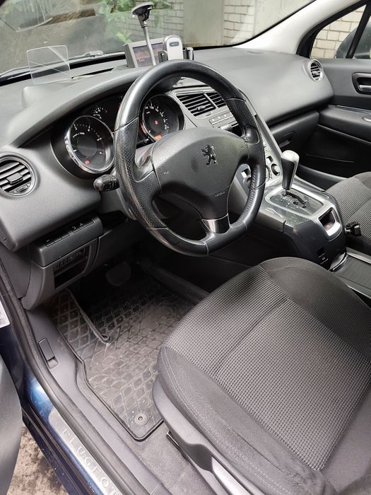 продам Peugeot 5008 7 місць 2010 року автомат