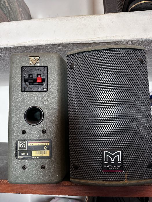 4 colunas Martin Audio EM15