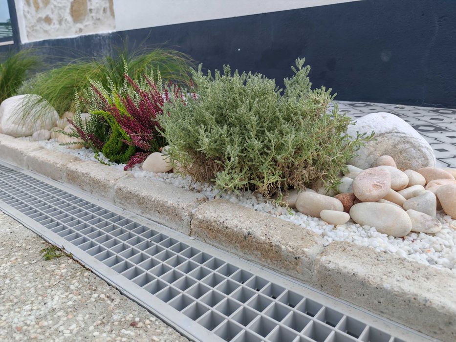 Jardineira Grande Lisboa – Manutenção, Organização de Quintais e Construção de Pequenos Jardins.