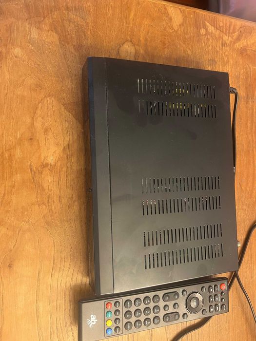 AB CryptoBox 700HD – Recetor satélite HD, como novo, com comando 700
