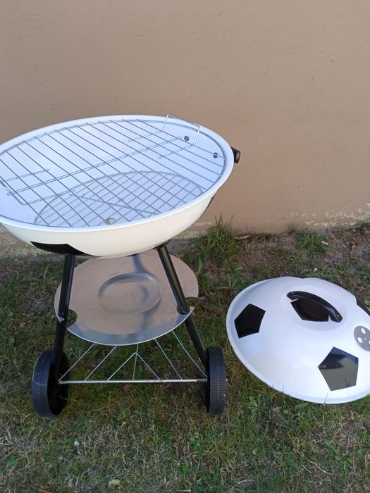 Grill węglowy piłka