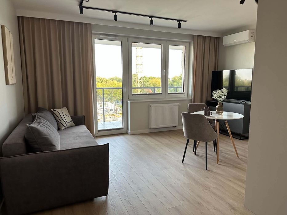 Nowoczesne mieszkanie 40 m² | Klimatyzacja | Enklawa Start | Równa