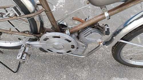 Cucciolo ciclomotor do anos 60