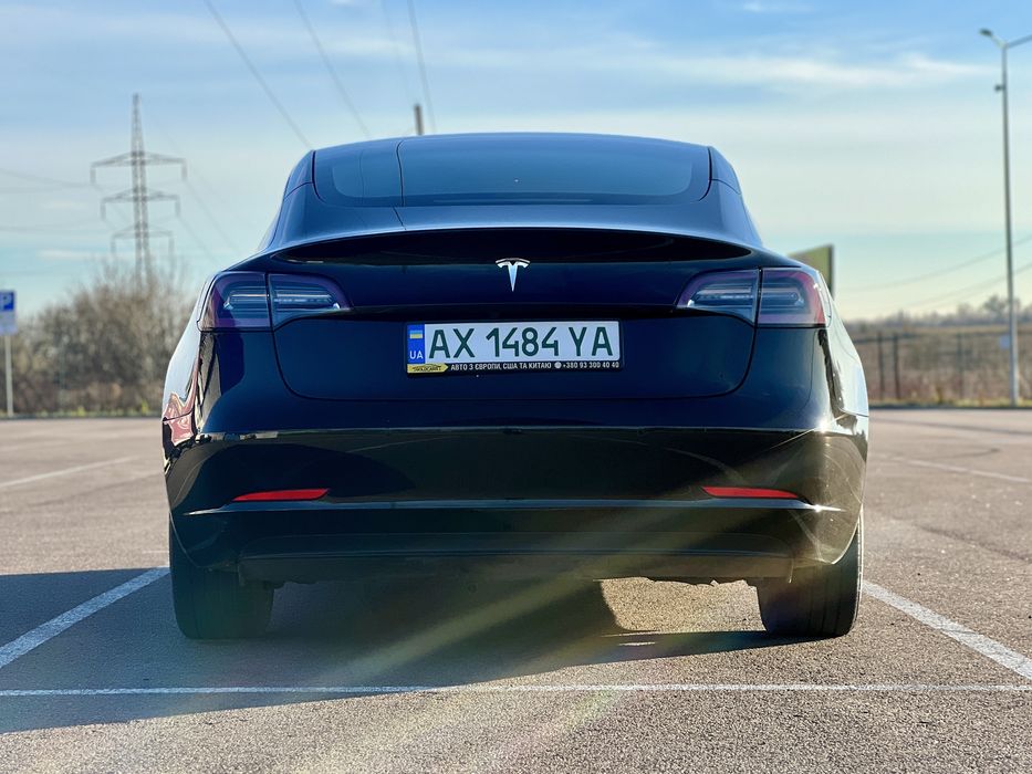 Tesla model 3 LFP 2022 14 тис ки