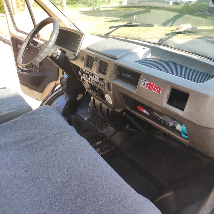Продам своє авто Газ 3302. Фургон .