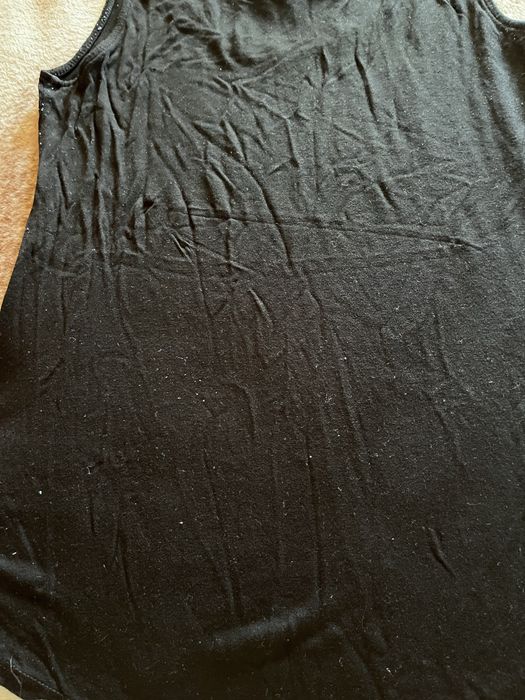 Czarny top na ramiączka z wiskozy