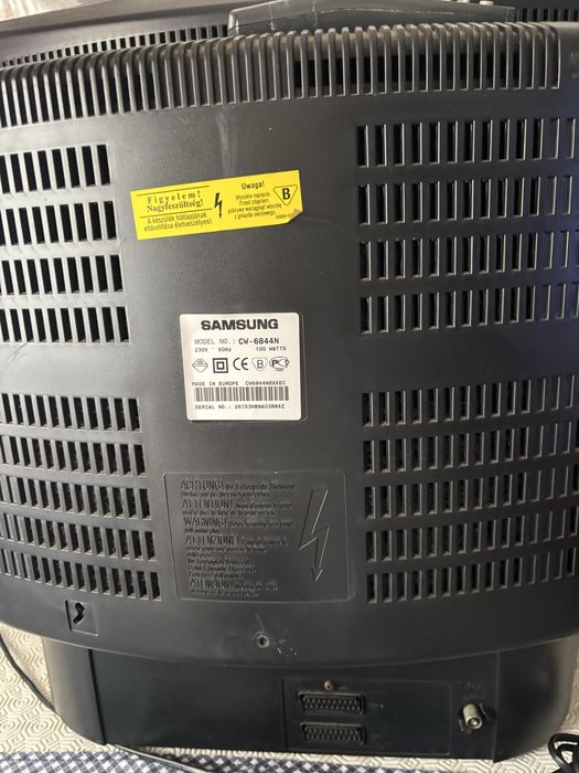TV Samsung CRT 32”