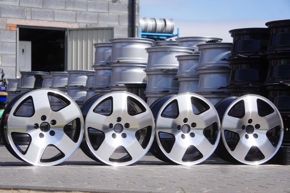 Alufelgi oryginał AUDI 4B3601025D 5x112 8Jx17 et35 cb57,1mm w czarnym lakierze, front cnc