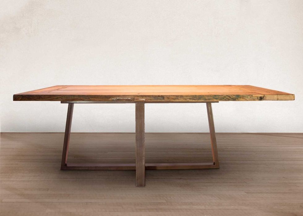 Vendo mesa de jantar rústica de madeira maciça