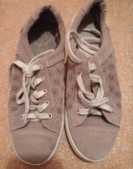 кросовки  37р. бу  23см по стельке