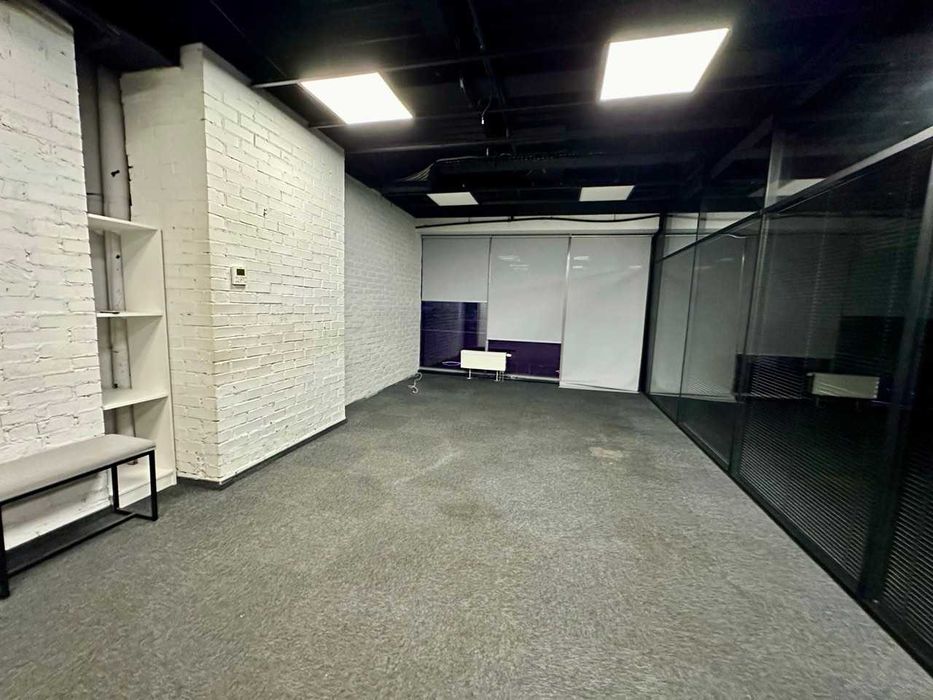 Офис с генератором, 2500 кв.м., метро Шулявка. ТРЦ COSMO MULTIMALL