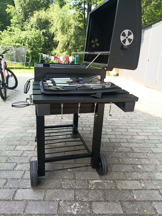 Grill ogrodowy węglowy 57,5x42 zamykany na tars i do ogrodu