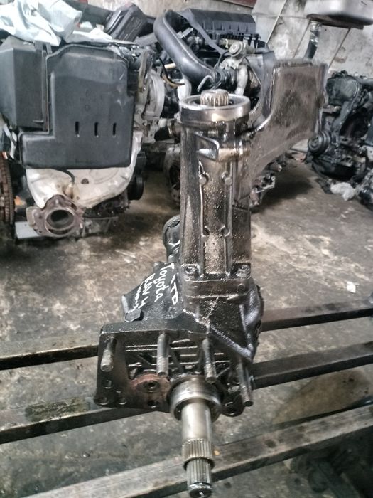 Роздатка Toyota RAV4 2.0TD  2000-2006 рік