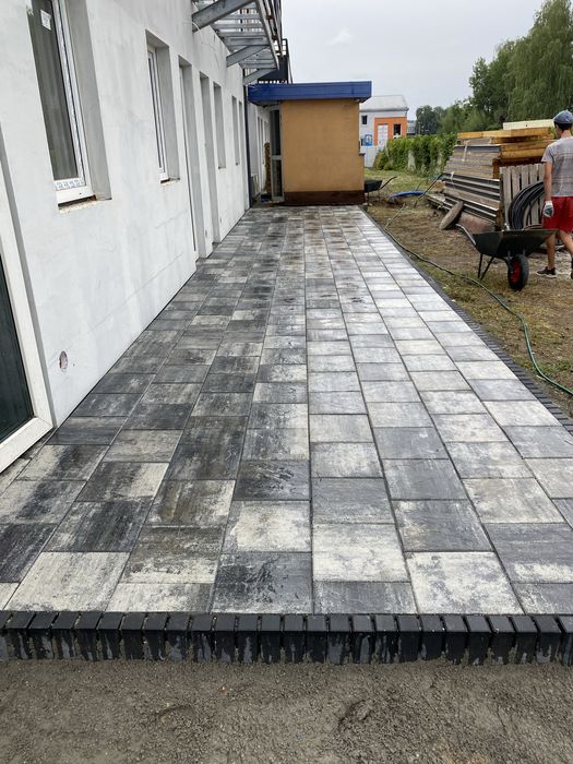 Ukladanie kostki brukowej