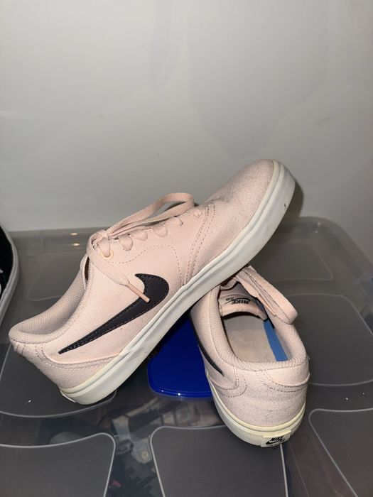 Ténis nike sb rosa