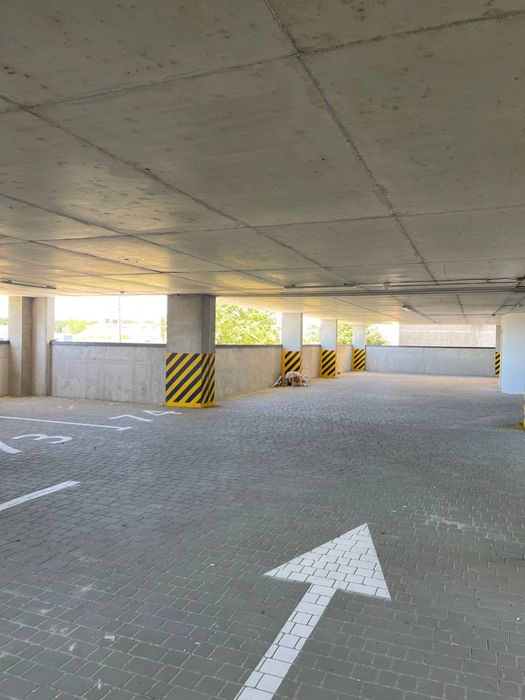 Оренда паркомісця в багаторівневому паркінгу ЖК.Resident Hall