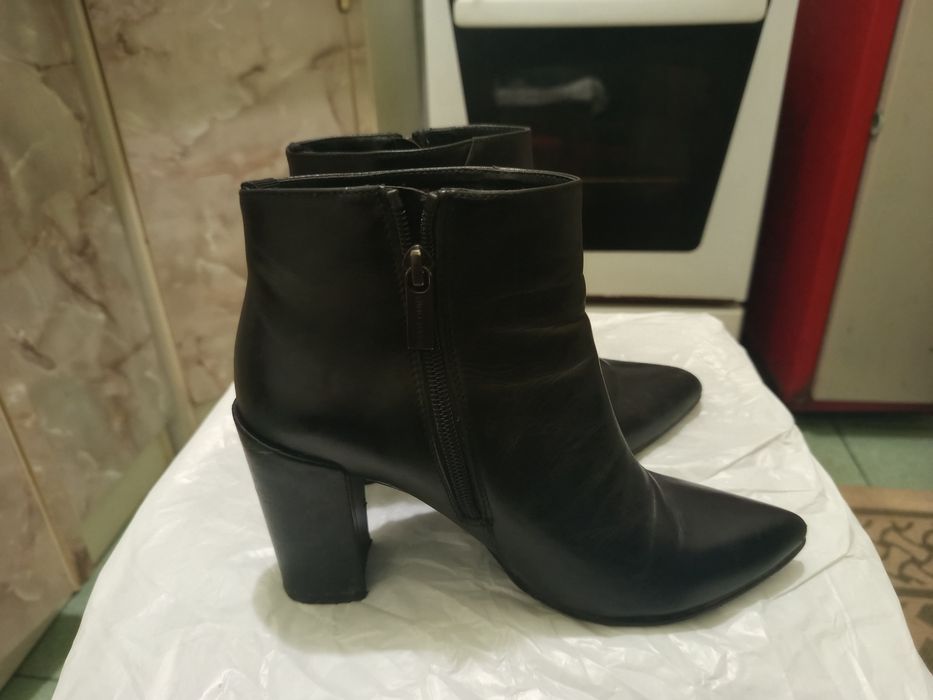 Жіночі ботильйони Gino Rossi