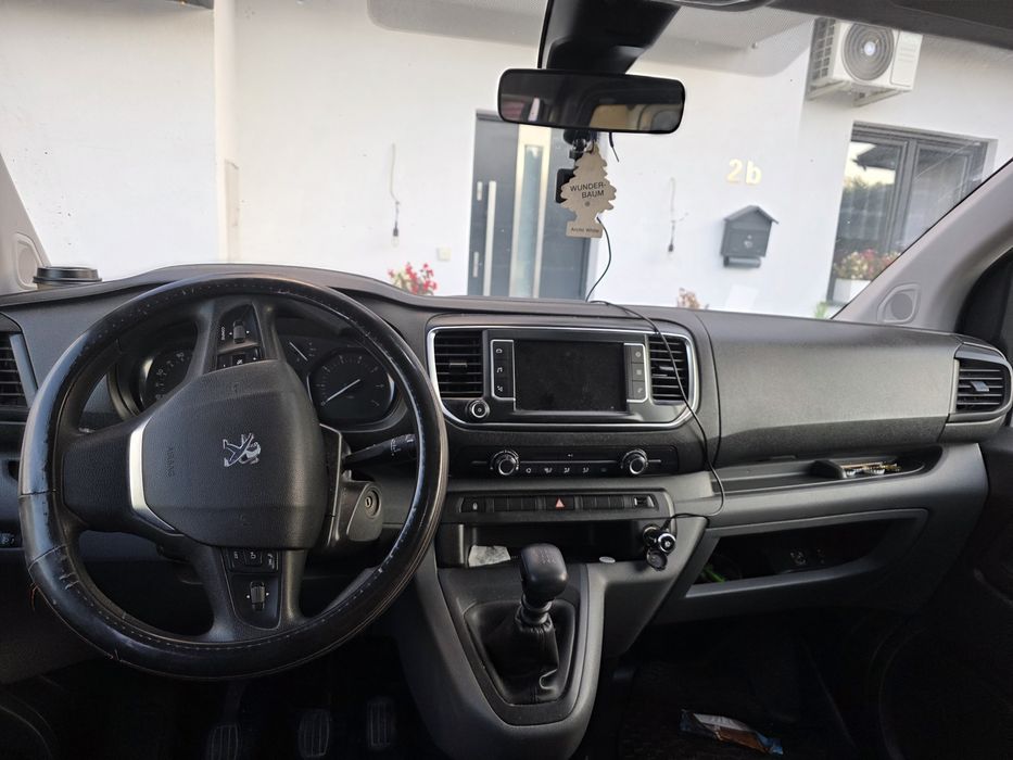 Wynajem samochodów osobowych i busow