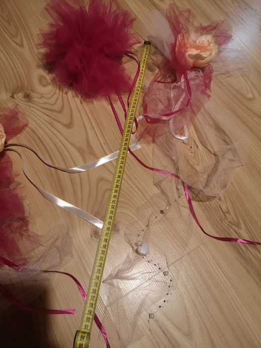 Kwiaty na barierkę lub auto oraz pompony