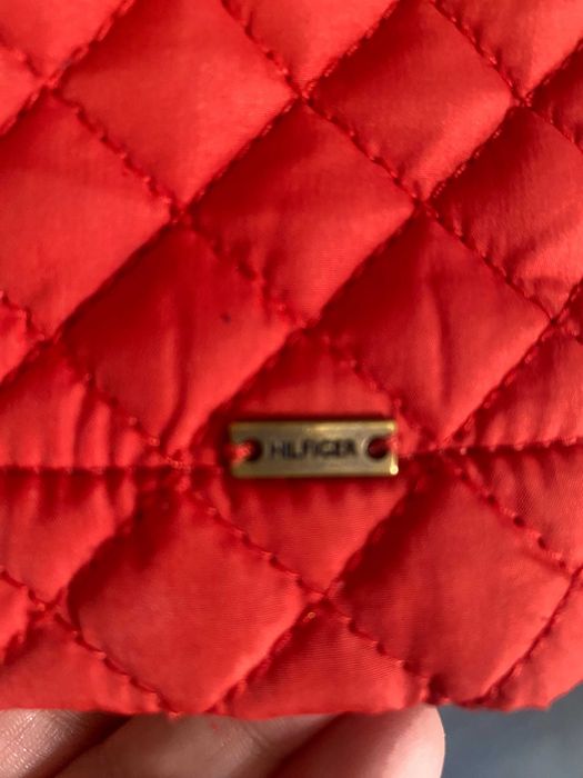 czerwona pikowana kurtka Tommy Hilfiger roz. L