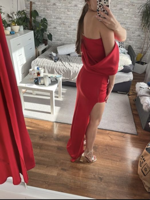 Czerwona sukienka S/M nowa