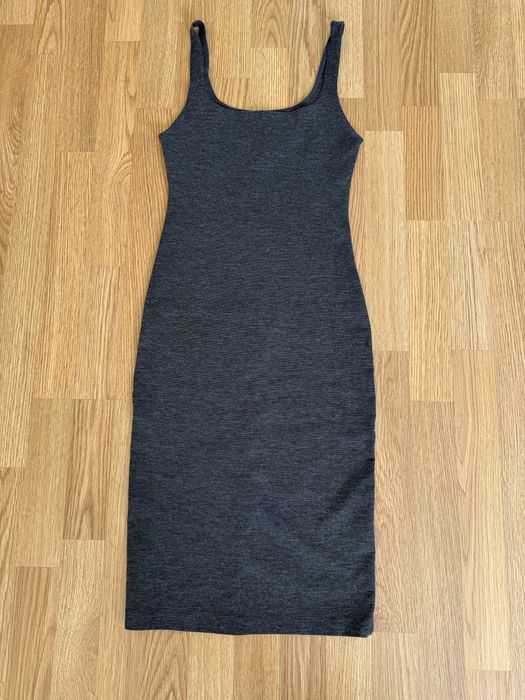 Стильна трикотажна сукня міді zara s
