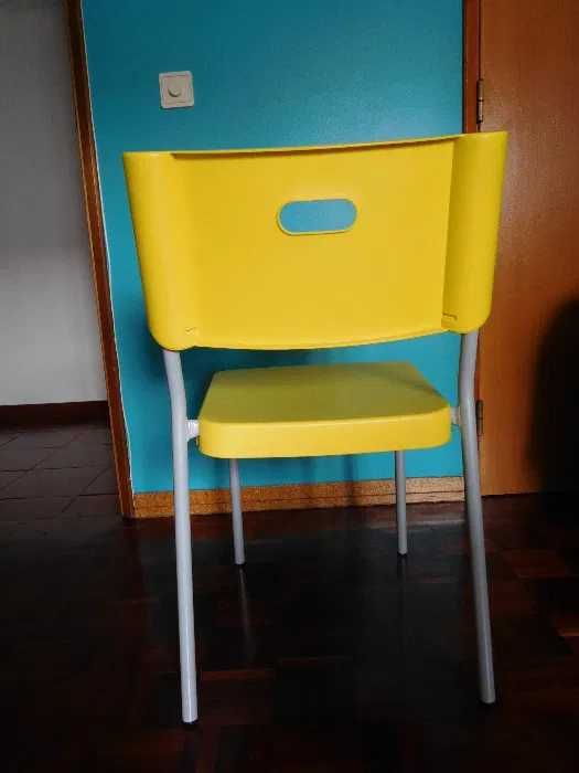 Cadeira Amarela IKEA  impcáver!