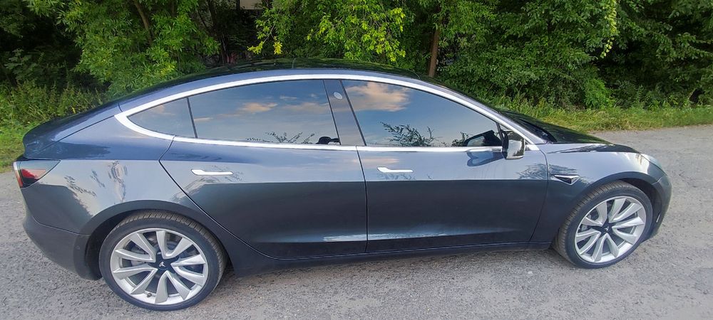 Tesla model 3 2019